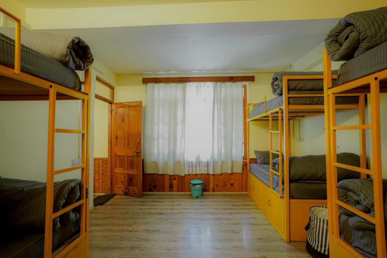Mars Monkey Hostel & Cafe Манали Экстерьер фото