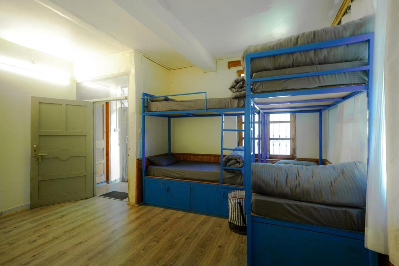 Mars Monkey Hostel & Cafe Манали Экстерьер фото
