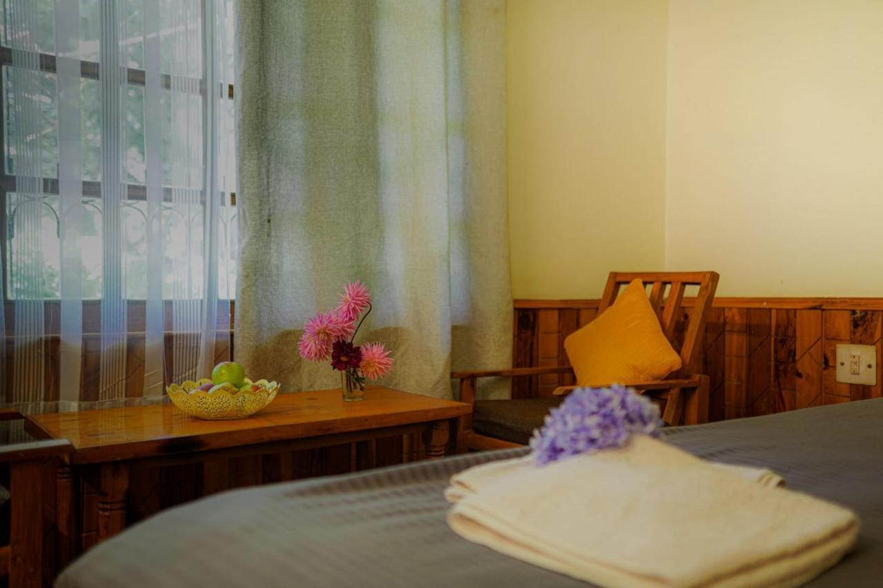Mars Monkey Hostel & Cafe Манали Экстерьер фото