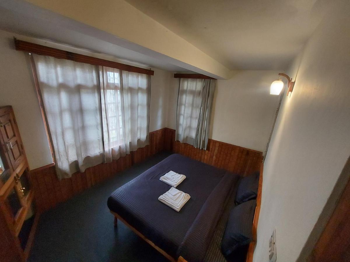 Mars Monkey Hostel & Cafe Манали Экстерьер фото