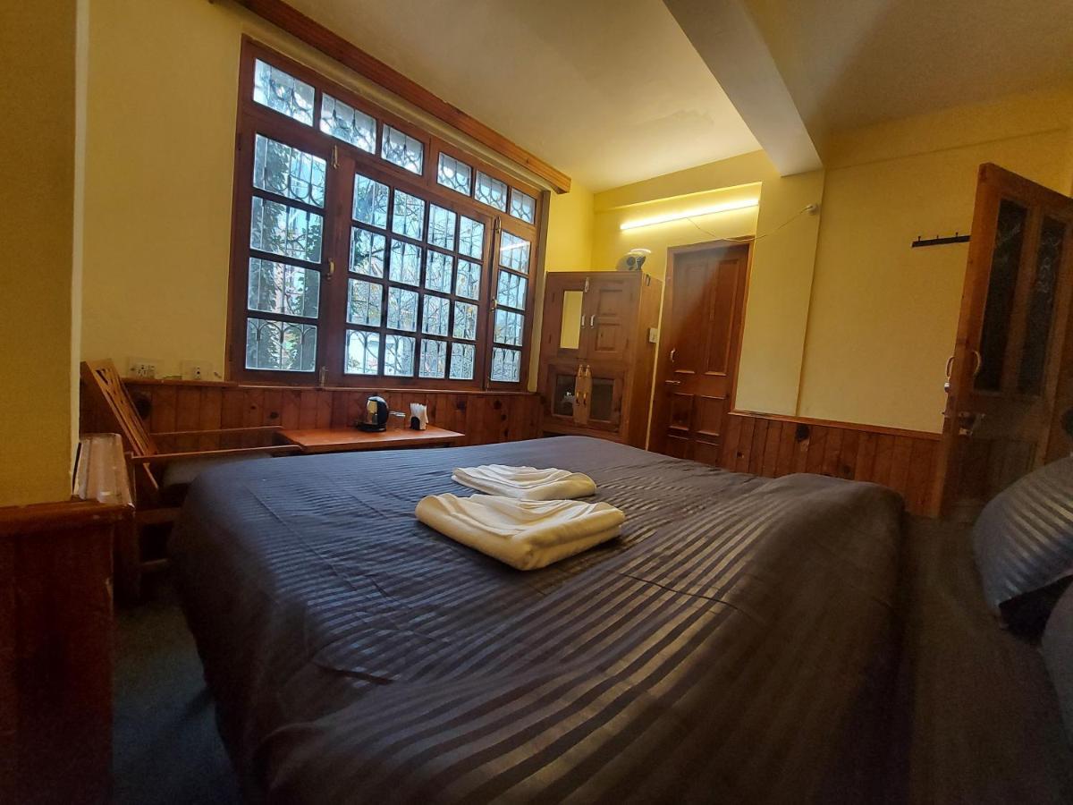 Mars Monkey Hostel & Cafe Манали Экстерьер фото