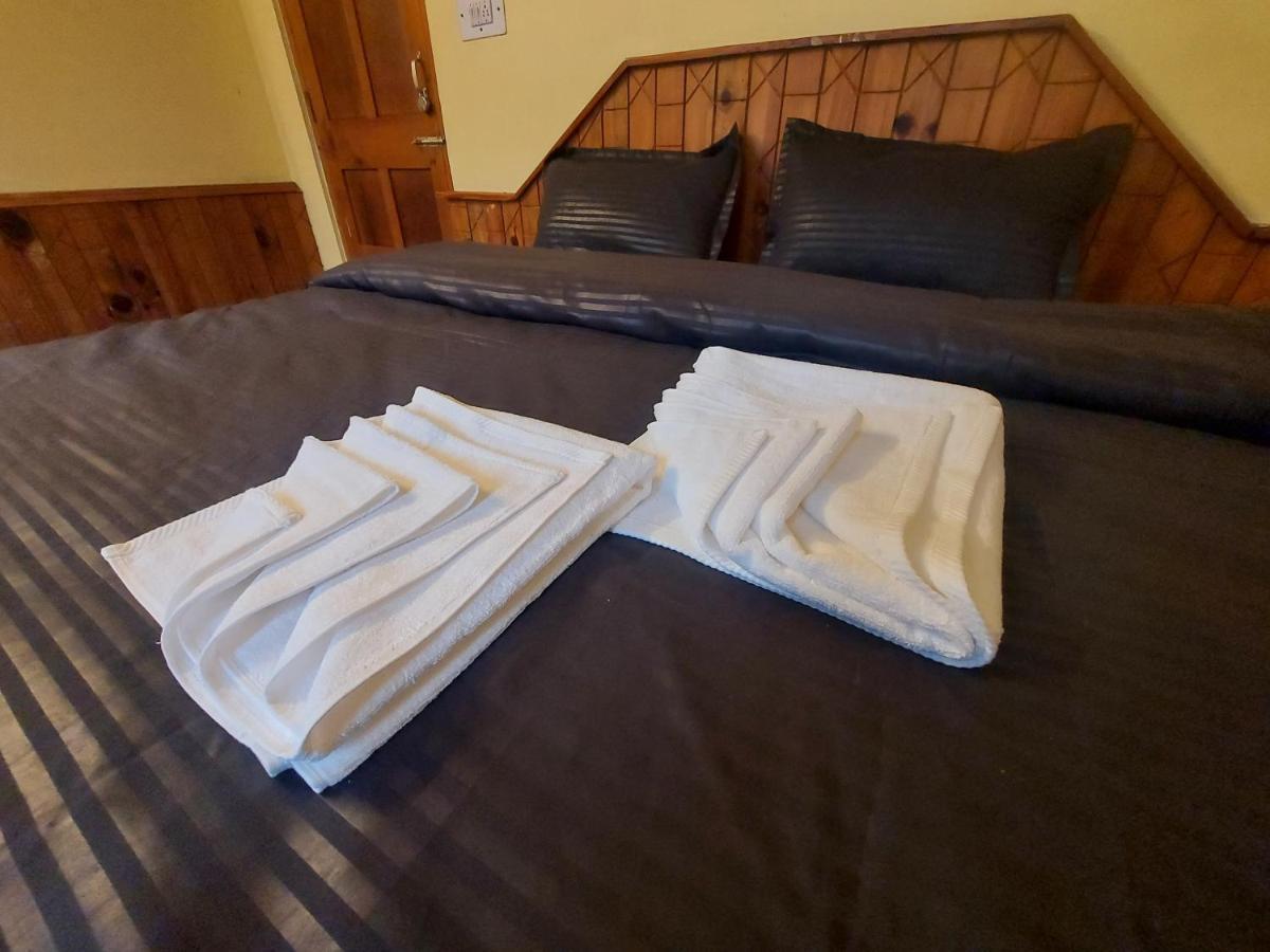 Mars Monkey Hostel & Cafe Манали Экстерьер фото