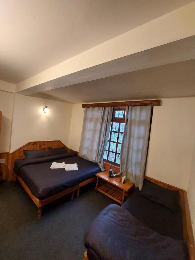Mars Monkey Hostel & Cafe Манали Экстерьер фото