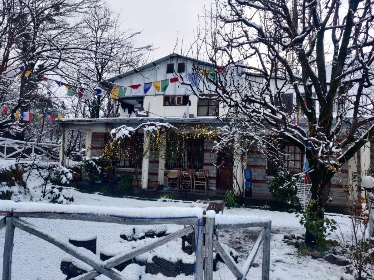 Mars Monkey Hostel & Cafe Манали Экстерьер фото