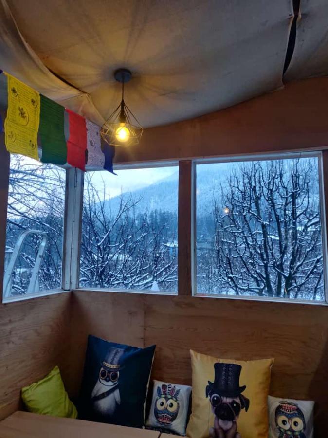 Mars Monkey Hostel & Cafe Манали Экстерьер фото