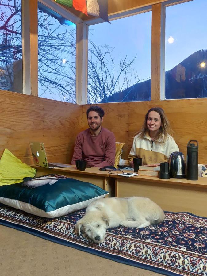 Mars Monkey Hostel & Cafe Манали Экстерьер фото